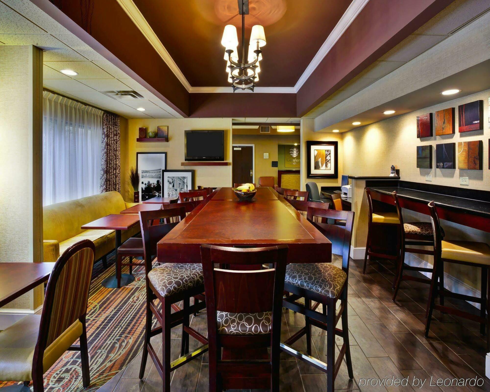 Comfort Inn Oxford - University Area Exterior photo